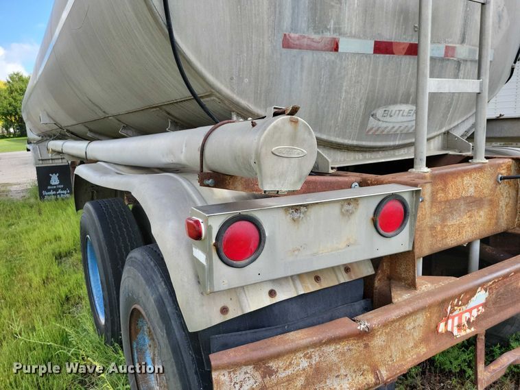 image for item DX7439 1975 Butler tank trailer