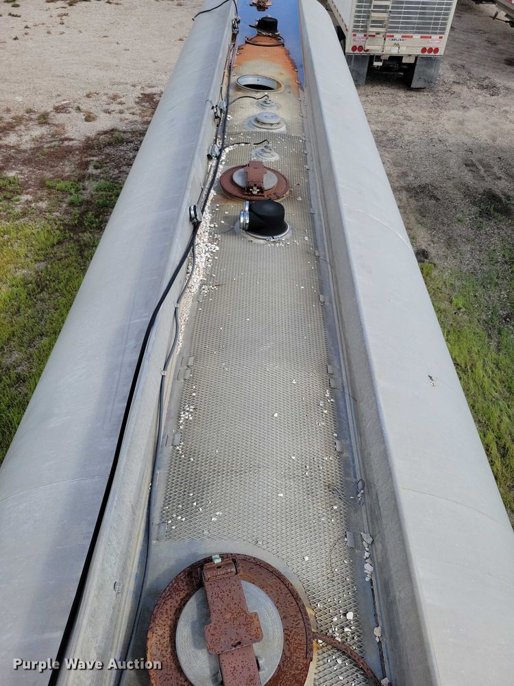 image for item DX7439 1975 Butler tank trailer