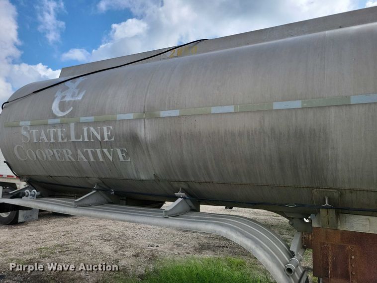 image for item DX7439 1975 Butler tank trailer