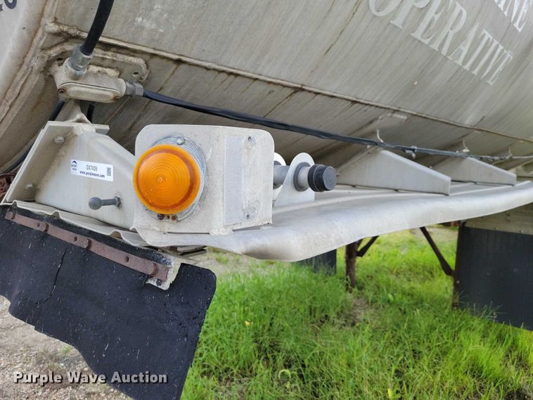 image for item DX7439 1975 Butler tank trailer