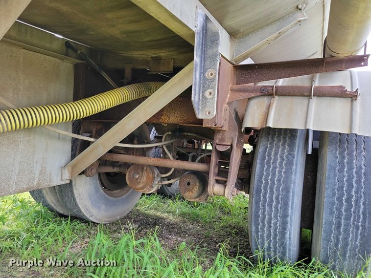 image for item DX7439 1975 Butler tank trailer