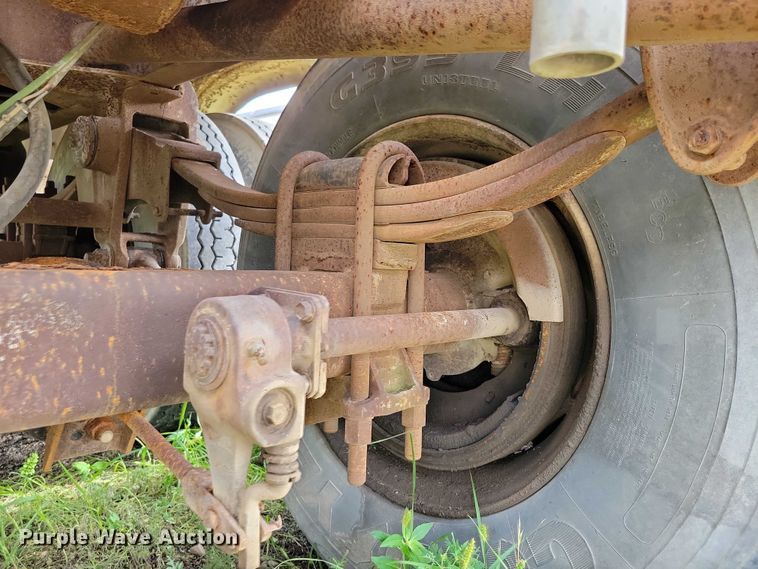 image for item DX7439 1975 Butler tank trailer