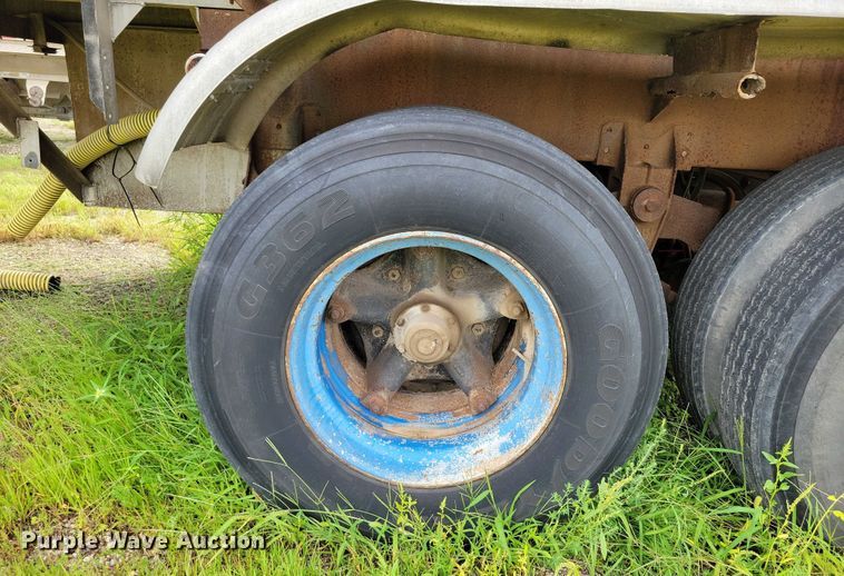 image for item DX7439 1975 Butler tank trailer