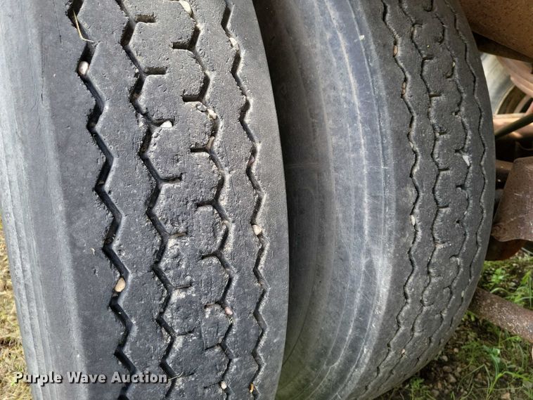 image for item DX7439 1975 Butler tank trailer