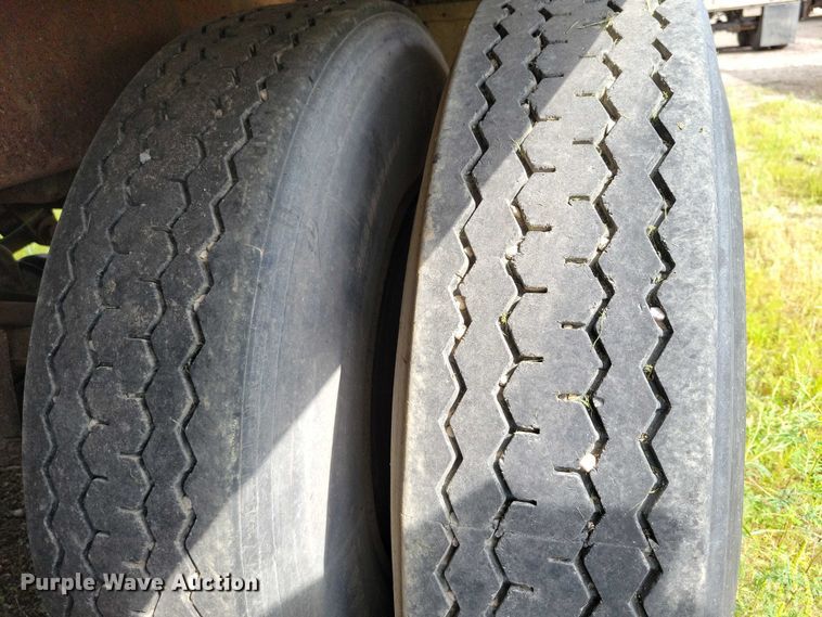 image for item DX7439 1975 Butler tank trailer