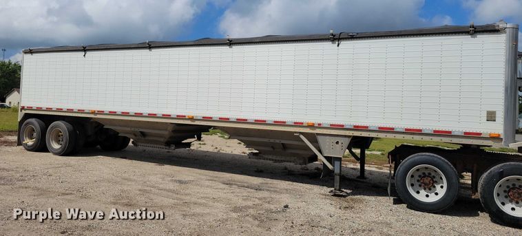 image for item DX7440 2014 Wilson Pacesetter grain trailer