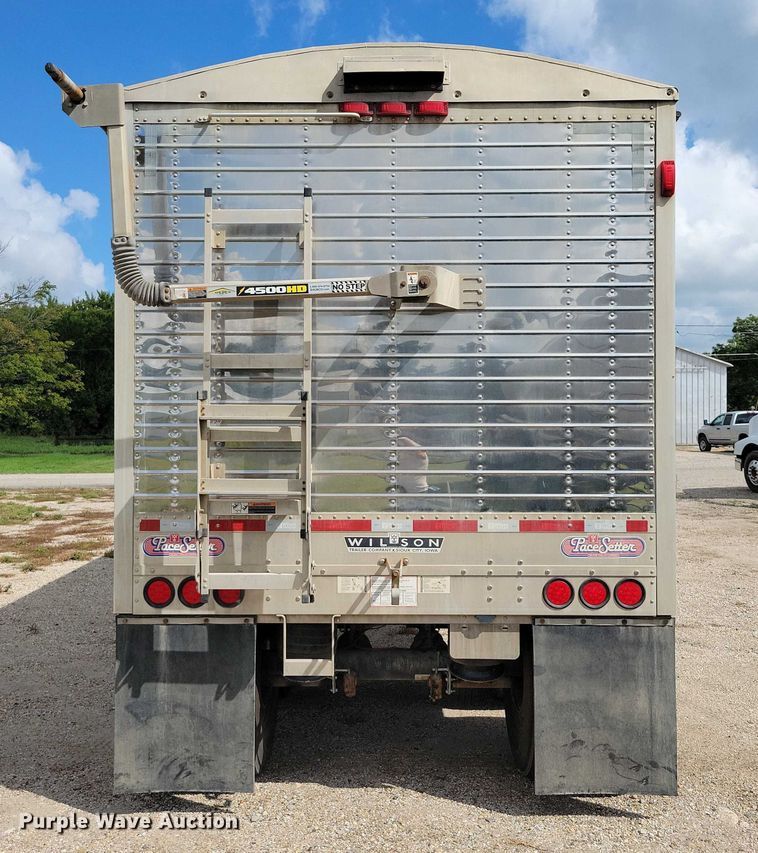 image for item DX7440 2014 Wilson Pacesetter grain trailer