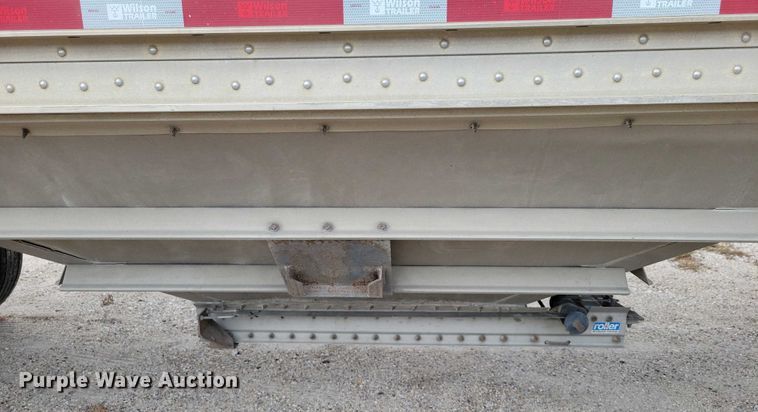 image for item DX7440 2014 Wilson Pacesetter grain trailer
