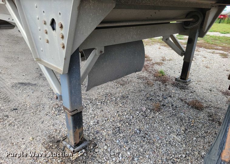 image for item DX7440 2014 Wilson Pacesetter grain trailer