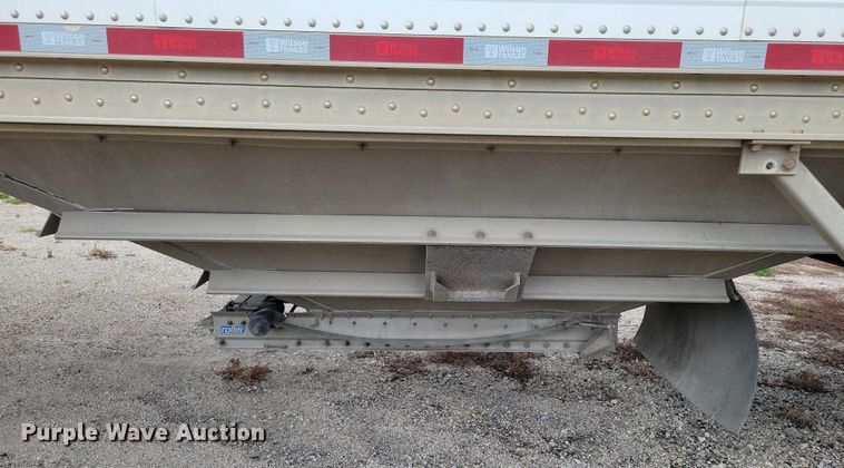 image for item DX7440 2014 Wilson Pacesetter grain trailer
