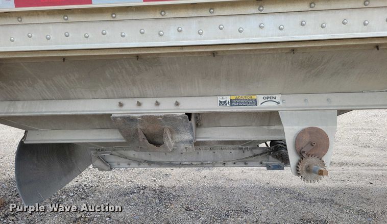 image for item DX7440 2014 Wilson Pacesetter grain trailer