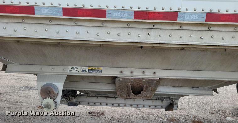 image for item DX7440 2014 Wilson Pacesetter grain trailer