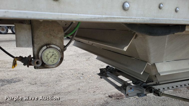 image for item DX7440 2014 Wilson Pacesetter grain trailer