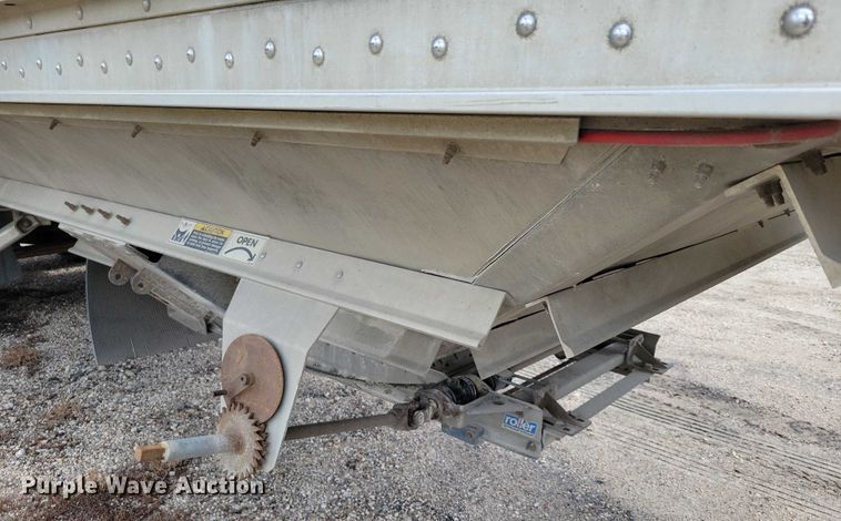 image for item DX7440 2014 Wilson Pacesetter grain trailer