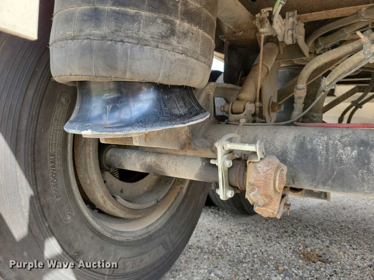 image for item DX7440 2014 Wilson Pacesetter grain trailer