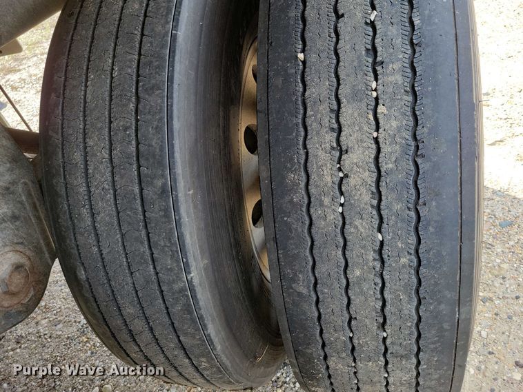 image for item DX7440 2014 Wilson Pacesetter grain trailer