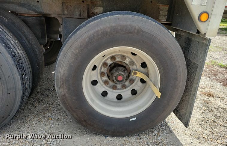 image for item DX7440 2014 Wilson Pacesetter grain trailer