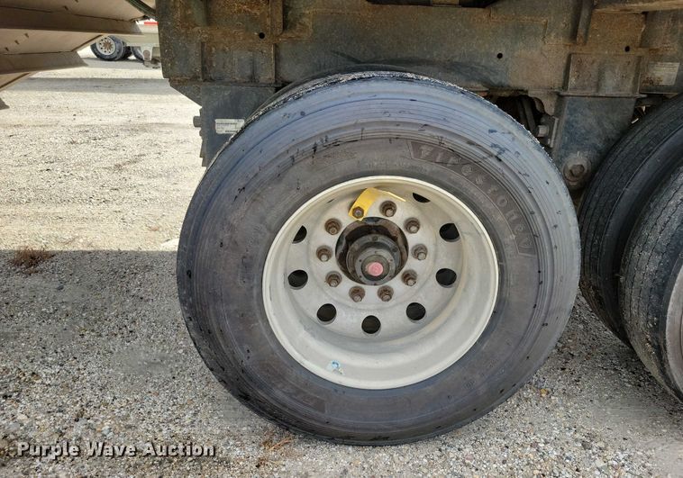 image for item DX7440 2014 Wilson Pacesetter grain trailer