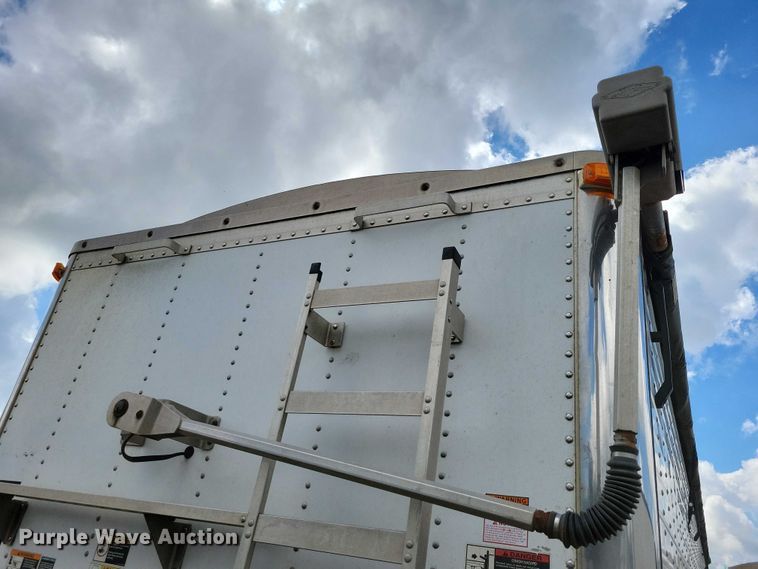 image for item DX7441 2007 Wilson Pacesetter grain trailer