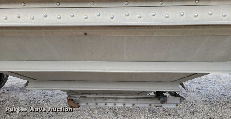 image for item DX7441 2007 Wilson Pacesetter grain trailer