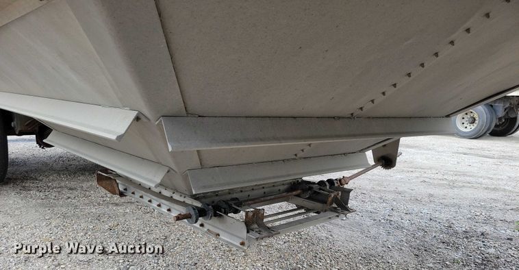 image for item DX7441 2007 Wilson Pacesetter grain trailer