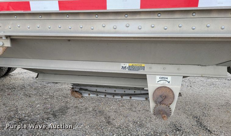 image for item DX7441 2007 Wilson Pacesetter grain trailer