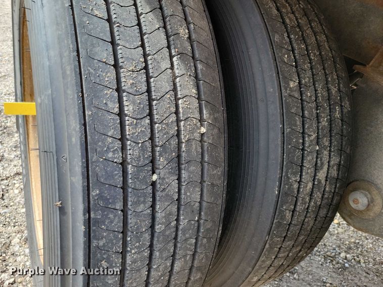 image for item DX7441 2007 Wilson Pacesetter grain trailer