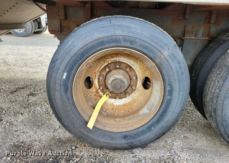 image for item DX7441 2007 Wilson Pacesetter grain trailer