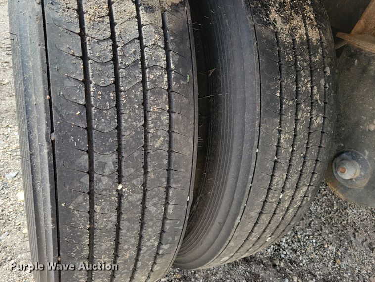 image for item DX7441 2007 Wilson Pacesetter grain trailer