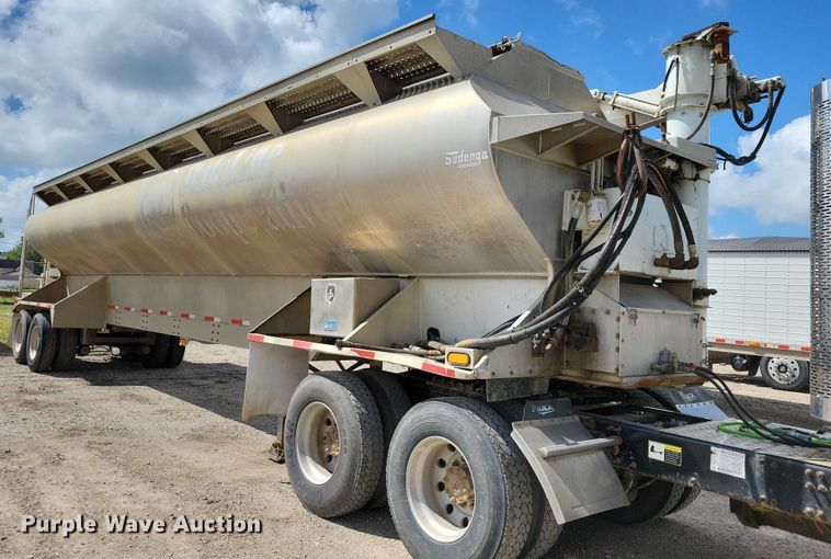 image for item DX7443 2008 Sudenga fertilizer delivery trailer