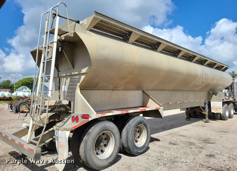 image for item DX7443 2008 Sudenga fertilizer delivery trailer