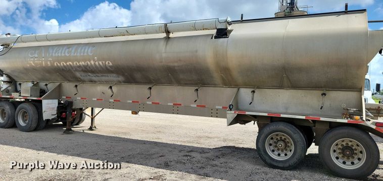 image for item DX7443 2008 Sudenga fertilizer delivery trailer