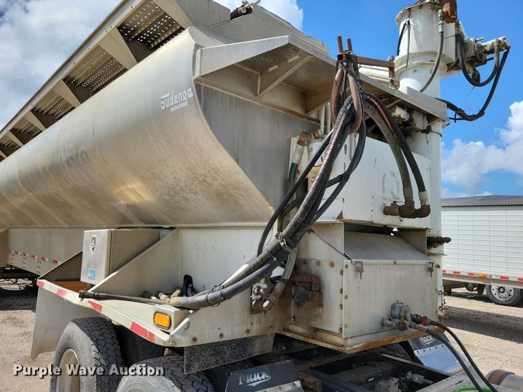 image for item DX7443 2008 Sudenga fertilizer delivery trailer