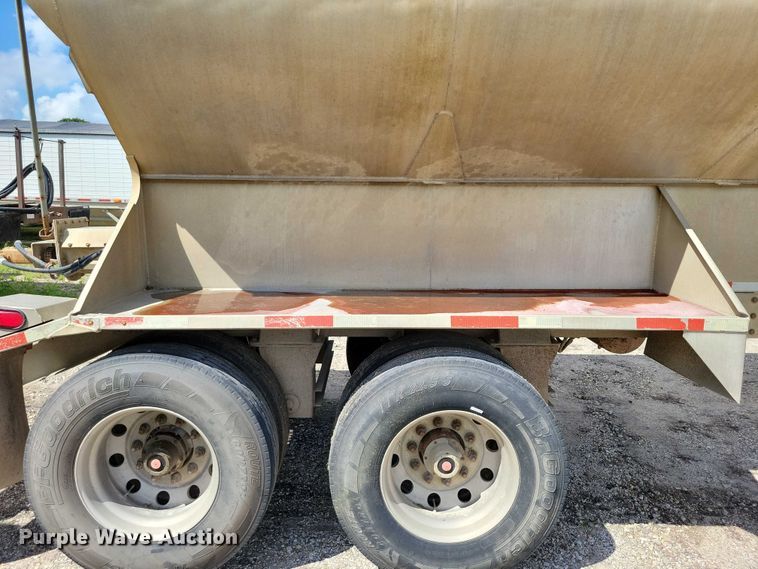 image for item DX7443 2008 Sudenga fertilizer delivery trailer