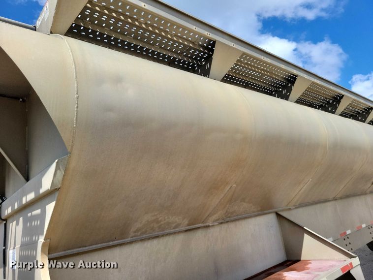 image for item DX7443 2008 Sudenga fertilizer delivery trailer