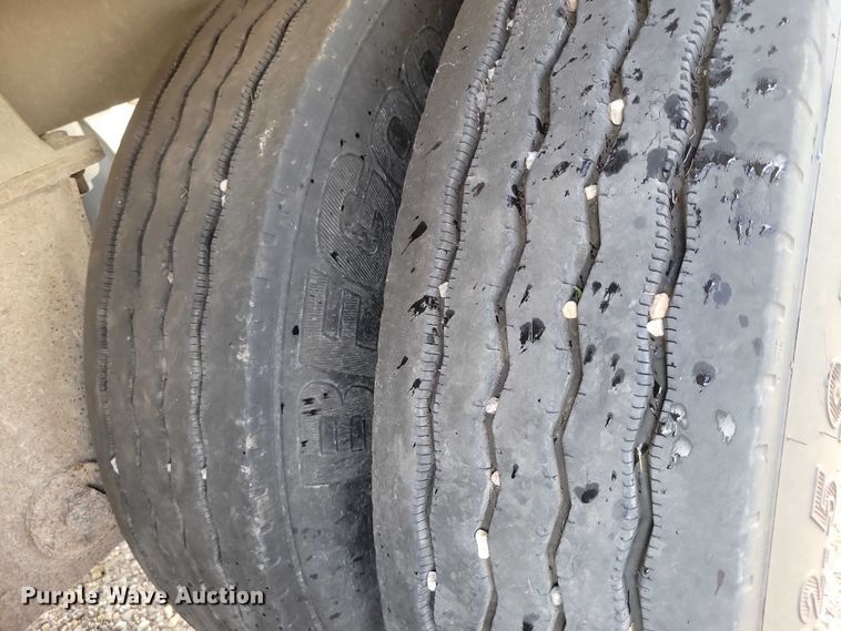 image for item DX7443 2008 Sudenga fertilizer delivery trailer