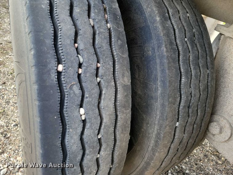 image for item DX7443 2008 Sudenga fertilizer delivery trailer