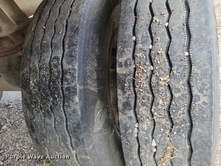 image for item DX7443 2008 Sudenga fertilizer delivery trailer