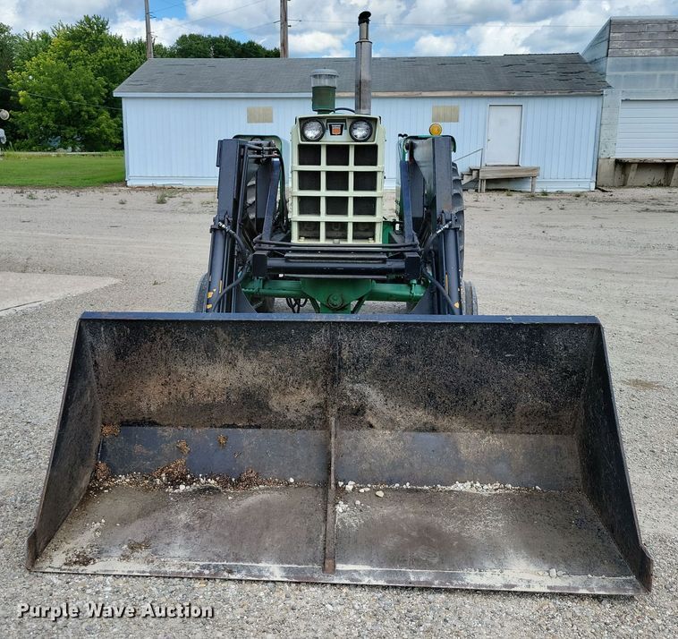 image for item DX7450 Oliver 1555 tractor