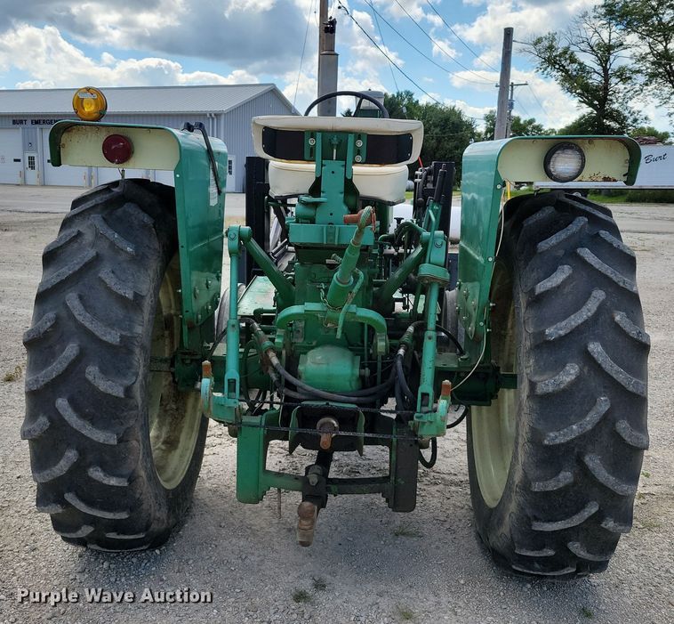 image for item DX7450 Oliver 1555 tractor