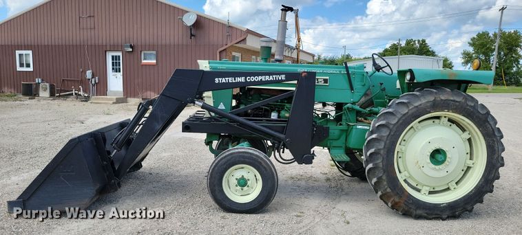 image for item DX7450 Oliver 1555 tractor