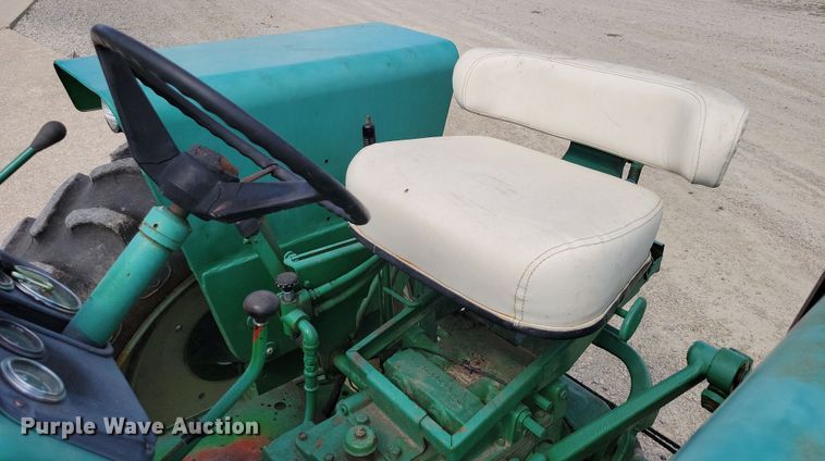 image for item DX7450 Oliver 1555 tractor