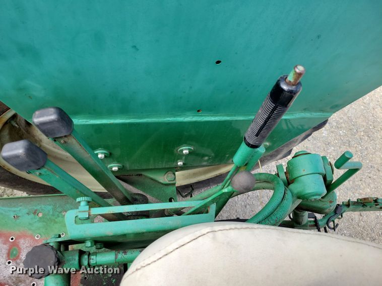 image for item DX7450 Oliver 1555 tractor