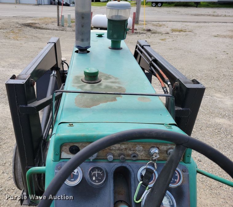 image for item DX7450 Oliver 1555 tractor