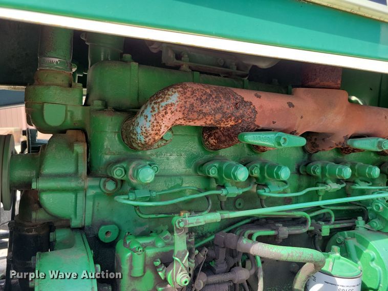 image for item DX7450 Oliver 1555 tractor