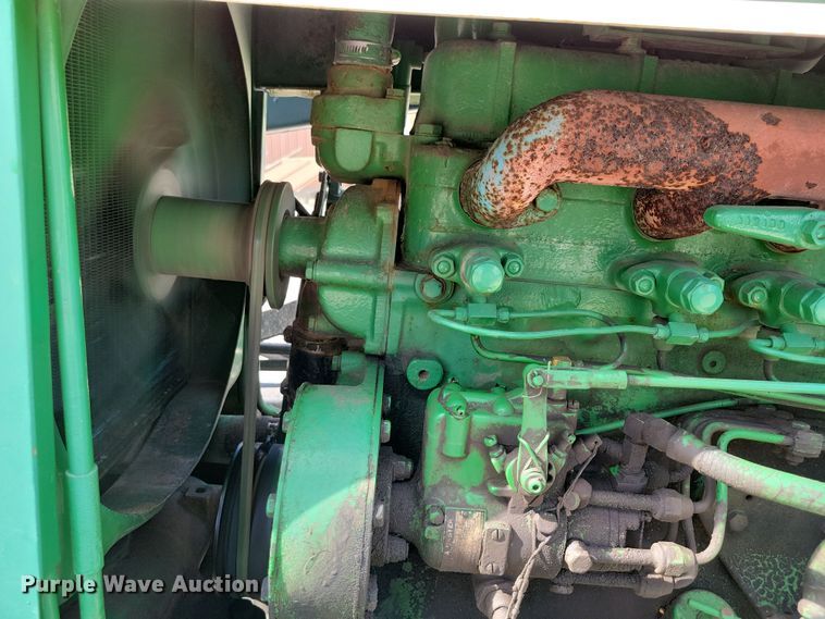 image for item DX7450 Oliver 1555 tractor