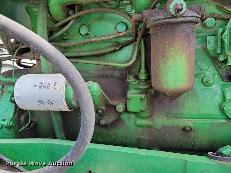 image for item DX7450 Oliver 1555 tractor