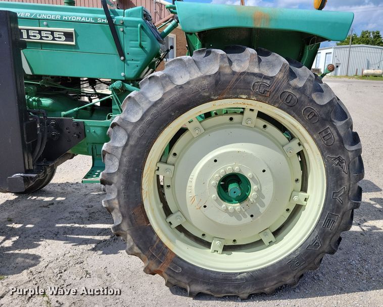 image for item DX7450 Oliver 1555 tractor