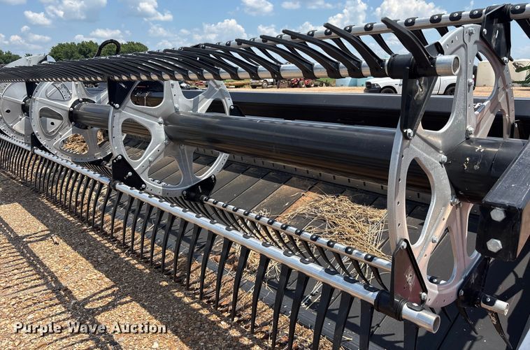 image for item DY0926 2024 MacDon FD250 flex draper head