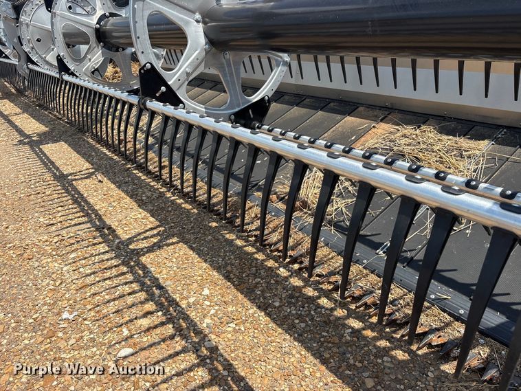 image for item DY0926 2024 MacDon FD250 flex draper head